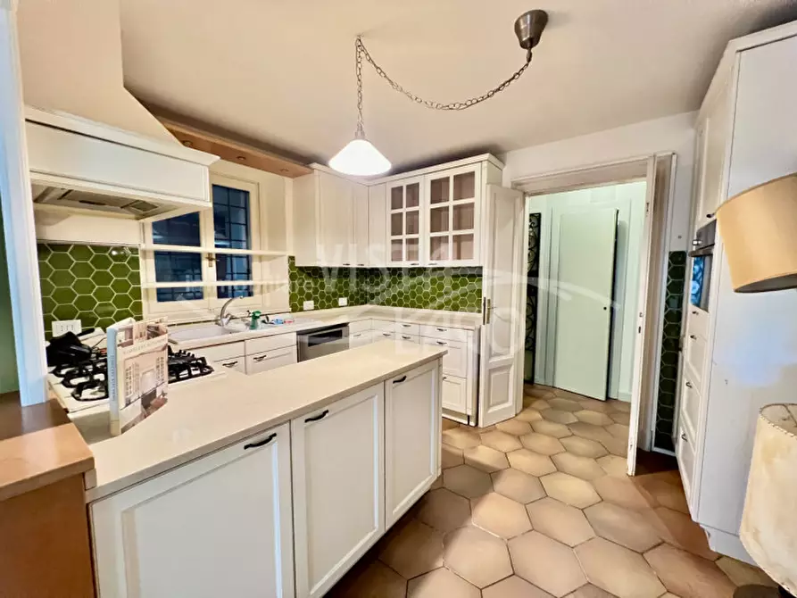 Immagine 52 di Villa in vendita  in Via Achille Sacchi 9 a Como