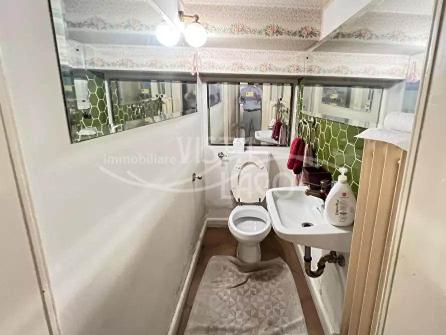 Immagine 54 di Villa in vendita  in Via Achille Sacchi 9 a Como