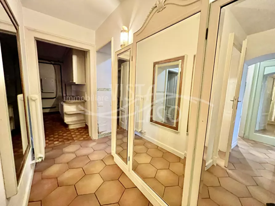 Immagine 55 di Villa in vendita  in Via Achille Sacchi 9 a Como