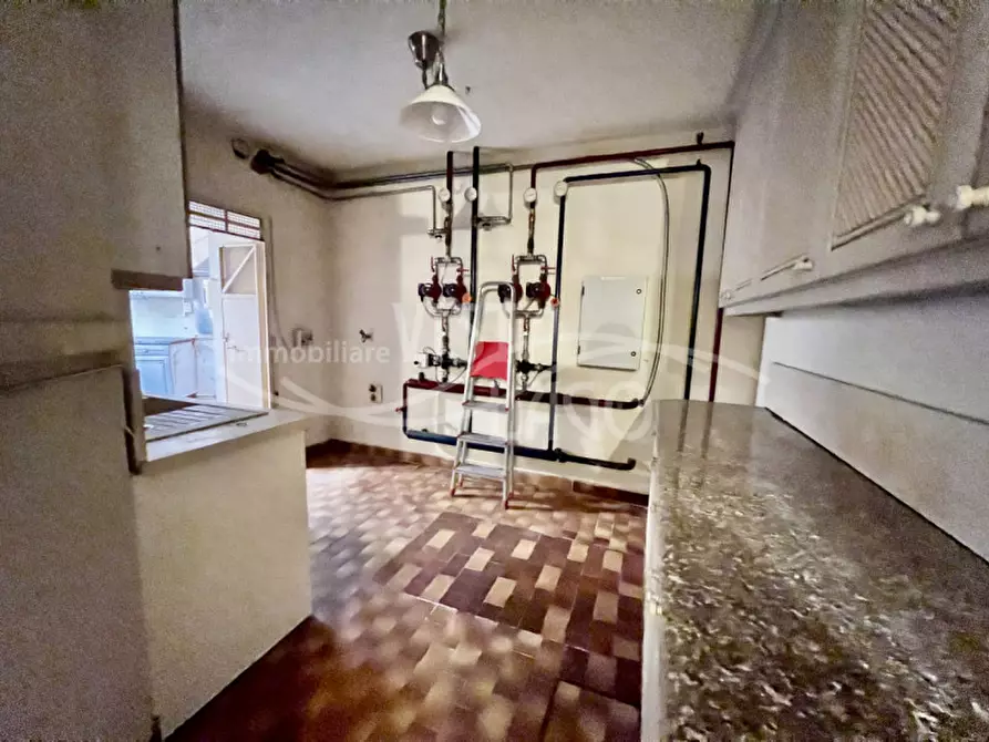 Immagine 57 di Villa in vendita  in Via Achille Sacchi 9 a Como