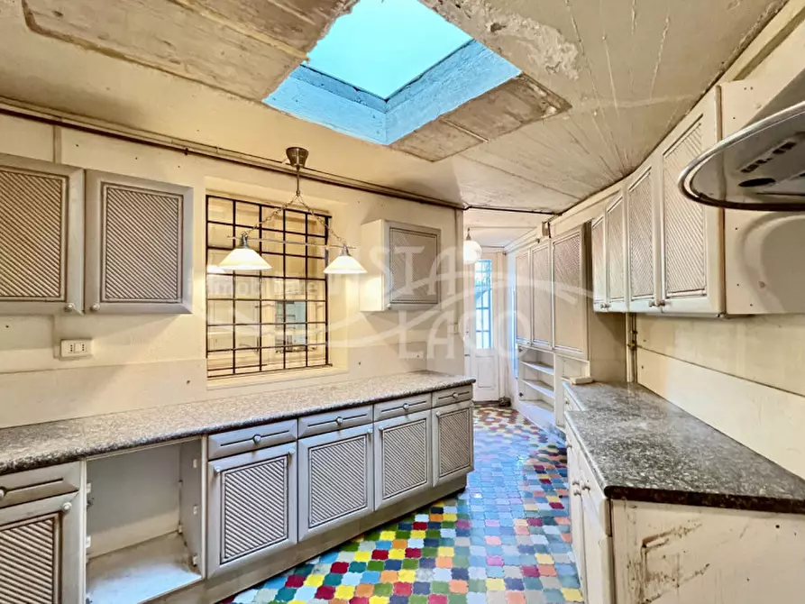 Immagine 60 di Villa in vendita  in Via Achille Sacchi 9 a Como