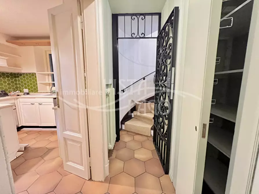 Immagine 66 di Villa in vendita  in Via Achille Sacchi 9 a Como