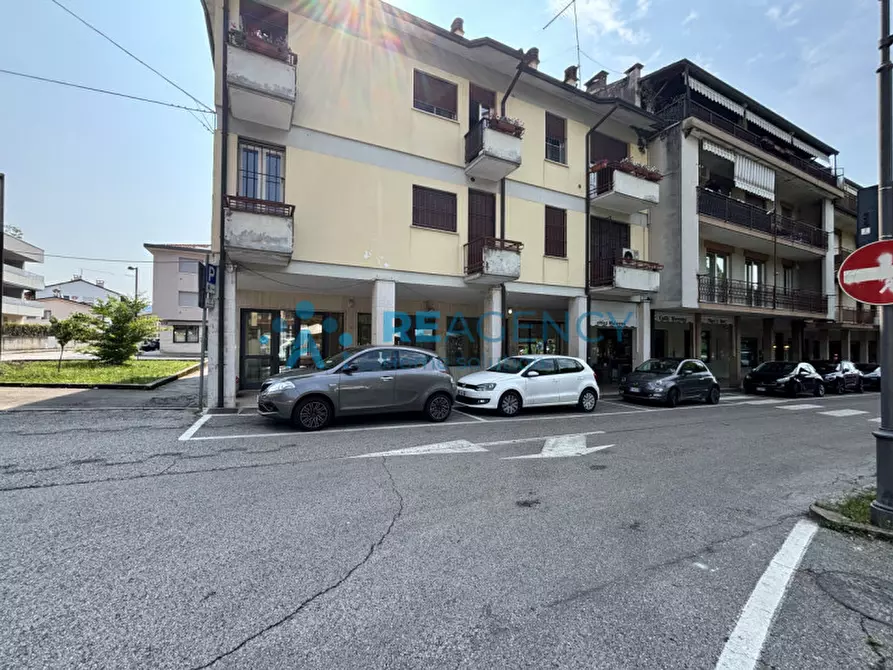Immagine 20 di Ufficio in vendita  in Piazza Mazzini a Trissino