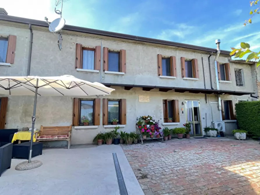 Immagine 1 di Casa bifamiliare in vendita  in Via Attilio Aurelio Rizzo a Villadose