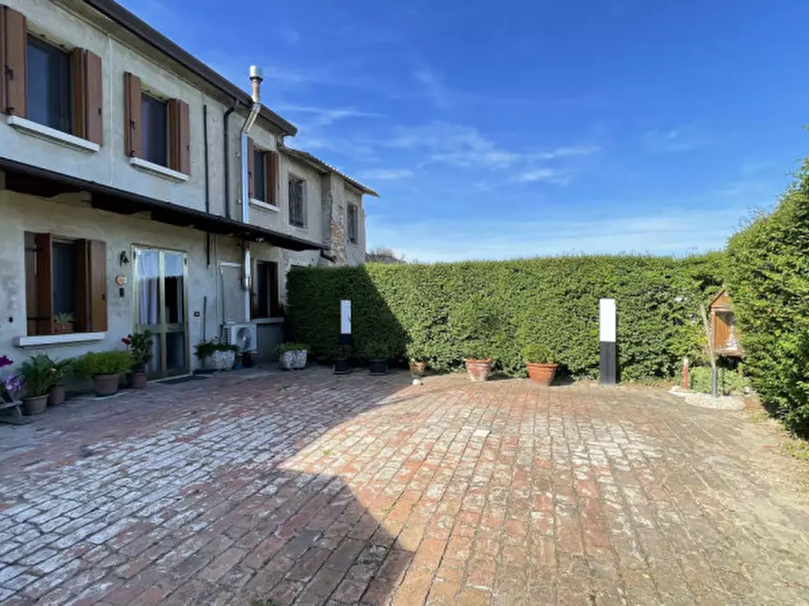 Immagine 3 di Casa bifamiliare in vendita  in Via Attilio Aurelio Rizzo a Villadose