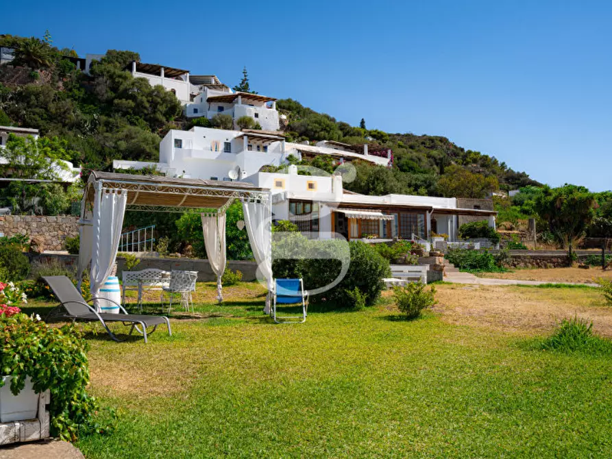 Immagine 12 di Villa in vendita  in Via Drautt, snc a Lipari