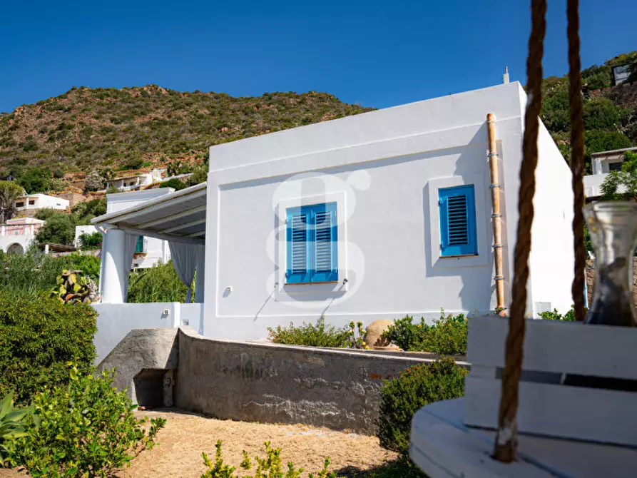 Immagine 15 di Villa in vendita  in Via Drautt, snc a Lipari