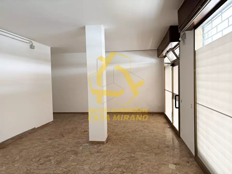 Immagine 2 di Negozio in vendita  in Viale Viareggio a Spinea