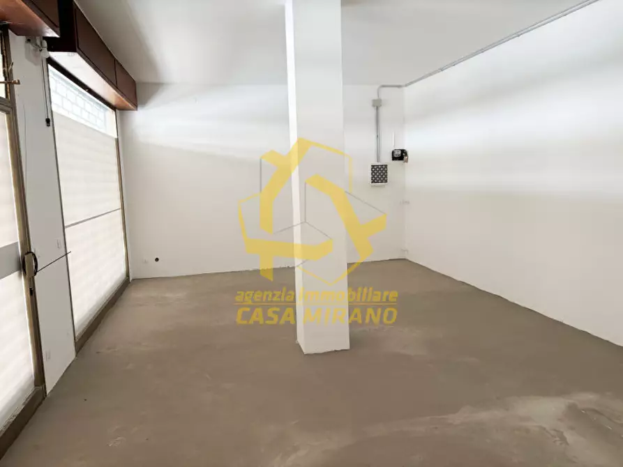 Immagine 3 di Negozio in vendita  in Viale Viareggio a Spinea