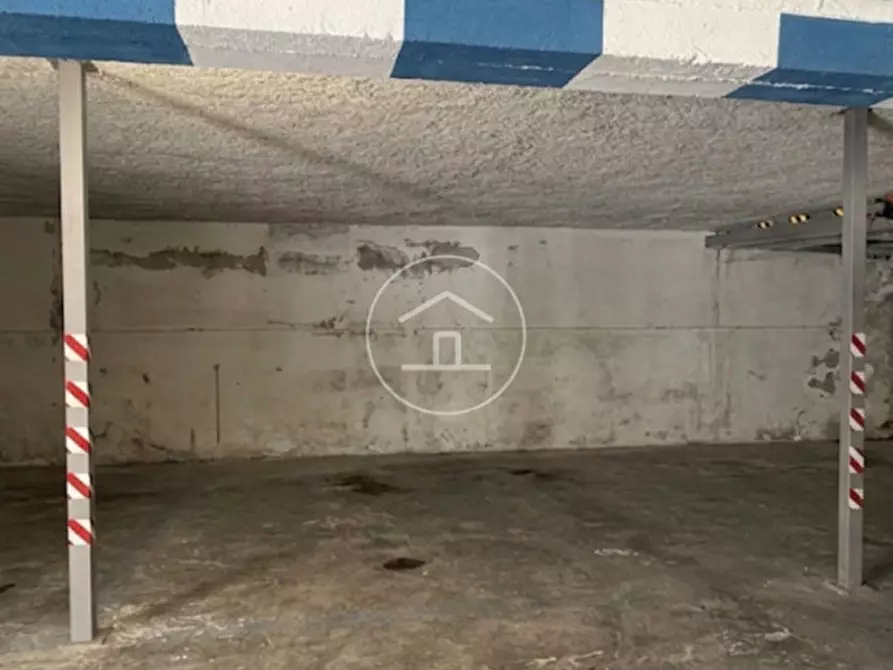Immagine 3 di Posto auto in vendita  in Viale dei Mille a Sesto Fiorentino