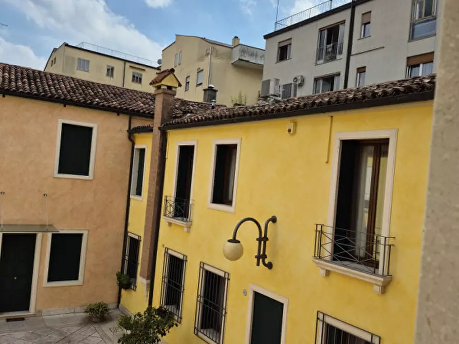 Immagine 13 di Appartamento in vendita  in Via Ognissanti a Padova