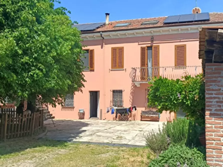 Immagine 4 di Casa bifamiliare in vendita  in Cantone Corno 22 a Casale Monferrato