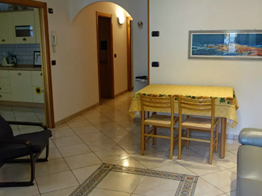 Immagine 9 di Appartamento in vendita  in Ton, piazza Francesco Guardi a Ton
