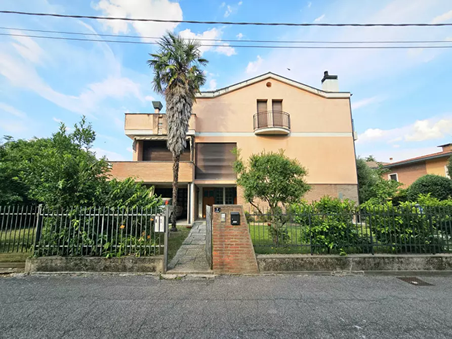Immagine 1 di Casa bifamiliare in vendita  in VIA FALCONETTO a Este