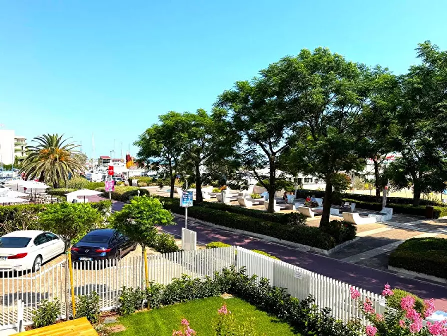 Immagine 16 di Appartamento in vendita  in Lungomare della Libertà a Riccione