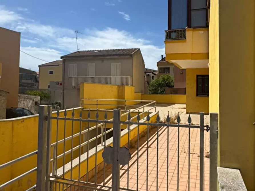 Immagine 2 di Negozio in vendita  in Via Domenico Millelire a Sassari