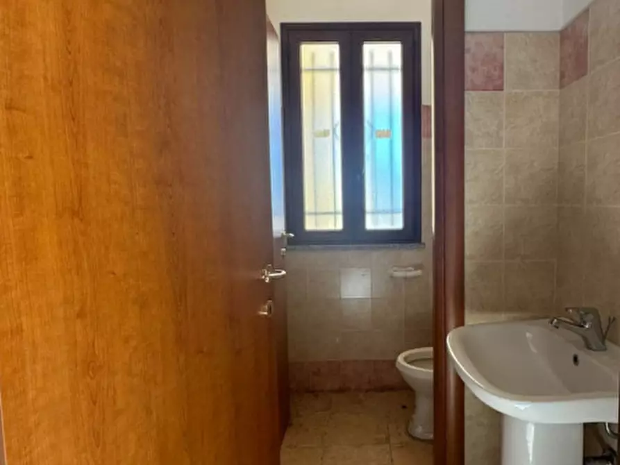 Immagine 5 di Negozio in vendita  in Via Domenico Millelire a Sassari
