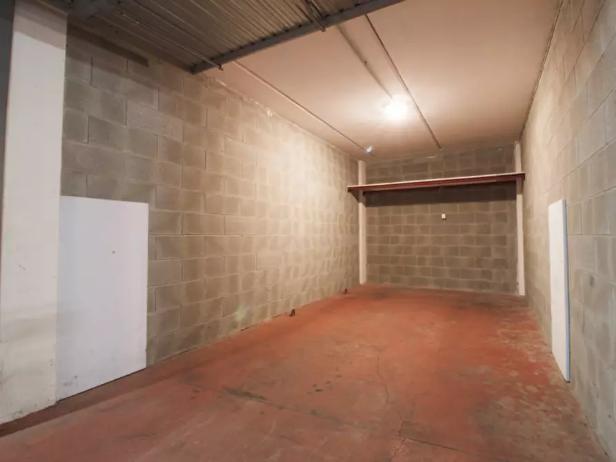 Immagine 5 di Garage in vendita  in Via Nizza 351 a Torino