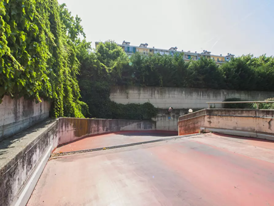Immagine 6 di Garage in vendita  in Via Nizza 351 a Torino
