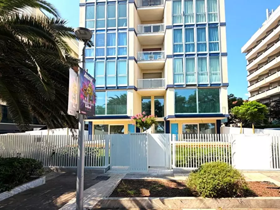 Immagine 14 di Appartamento in vendita  in Lungomare della Libertà a Riccione