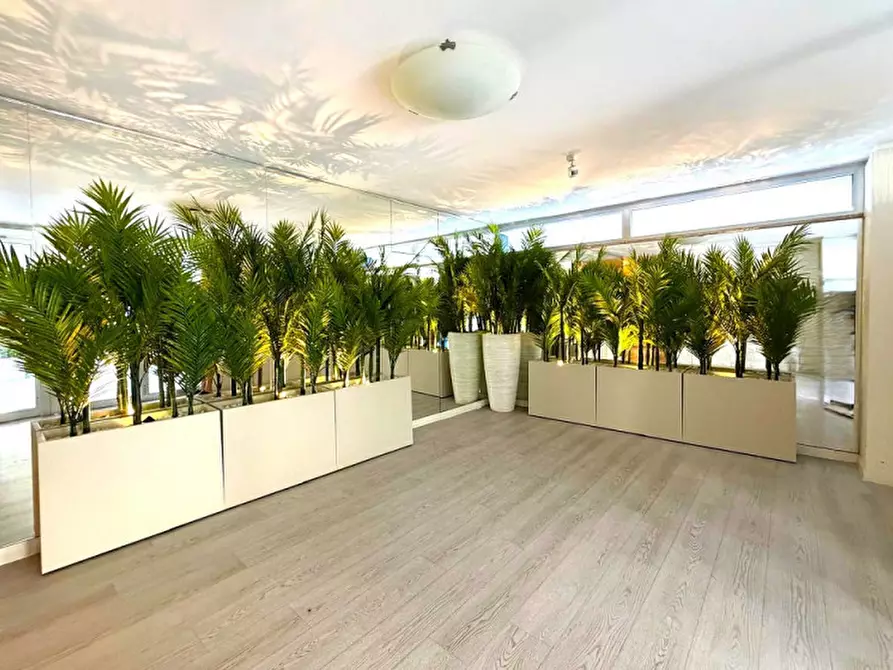 Immagine 15 di Appartamento in vendita  in Lungomare della Libertà a Riccione