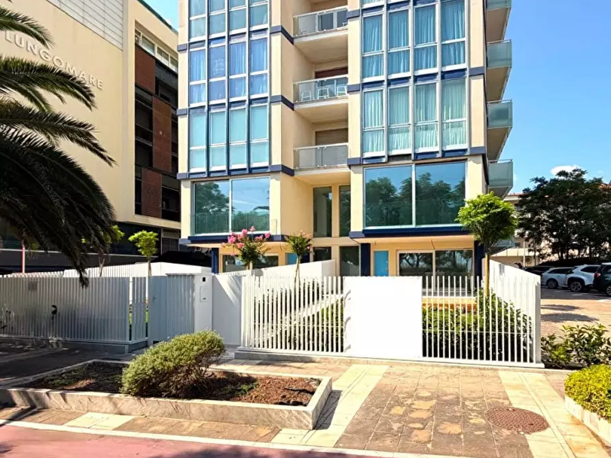 Immagine 15 di Appartamento in vendita  in Lungomare della Libertà a Riccione