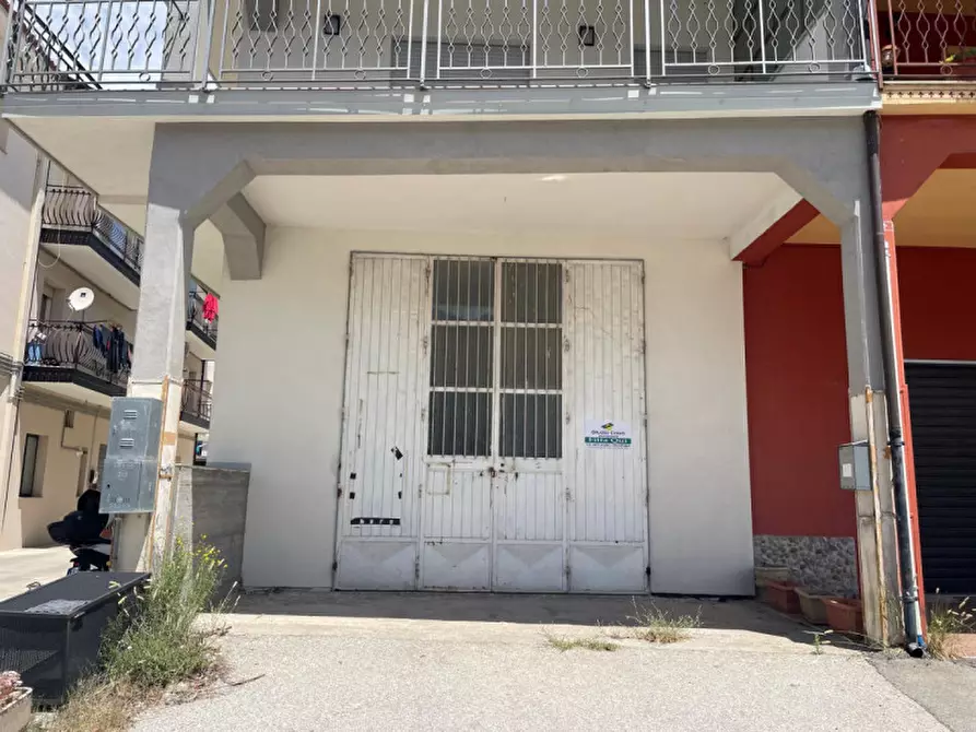 Immagine 3 di Garage in affitto  a Marsicovetere