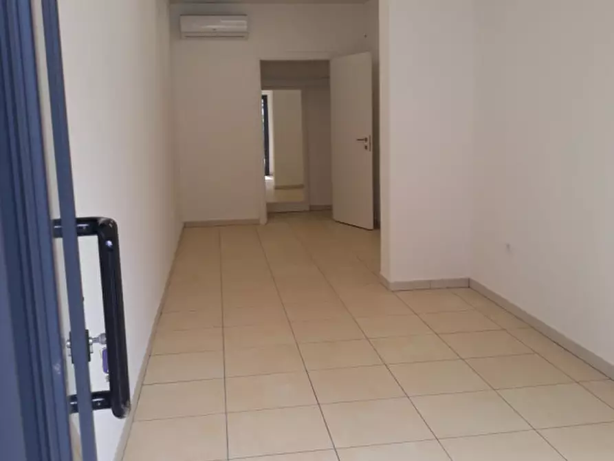 Immagine 7 di Negozio in vendita  in CORSO ITALIA 125 a San Giovanni Teatino