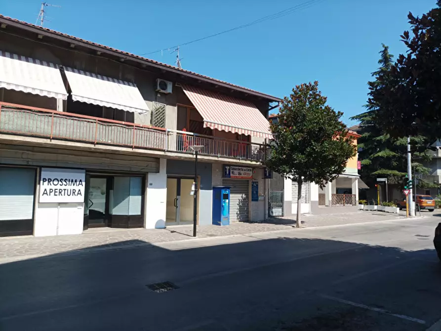 Immagine 14 di Negozio in vendita  in CORSO ITALIA 125 a San Giovanni Teatino