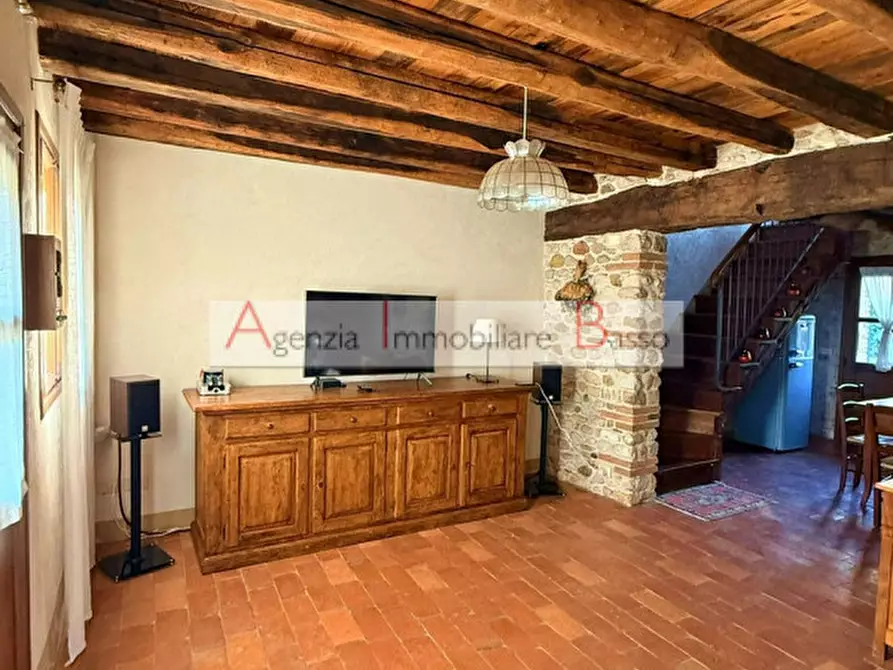Immagine 3 di Rustico / casale in vendita  in via degli alpini a Castelcucco