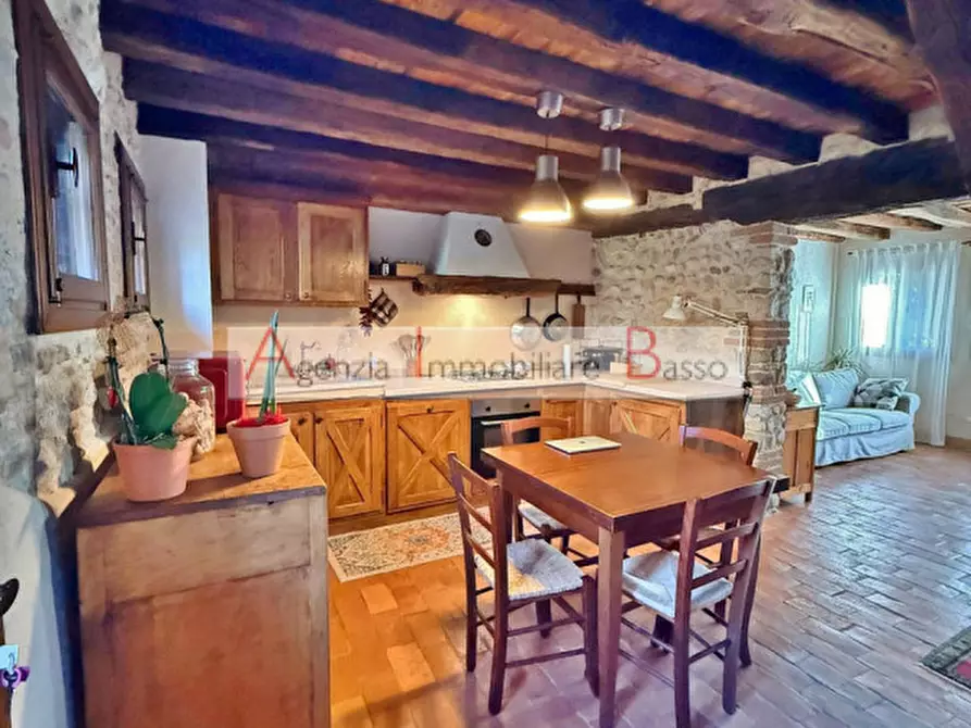 Immagine 4 di Rustico / casale in vendita  in via degli alpini a Castelcucco