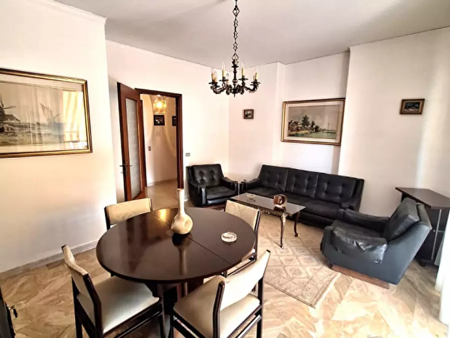 Immagine 1 di Appartamento in vendita  in Via Giosuè Carducci a Stra
