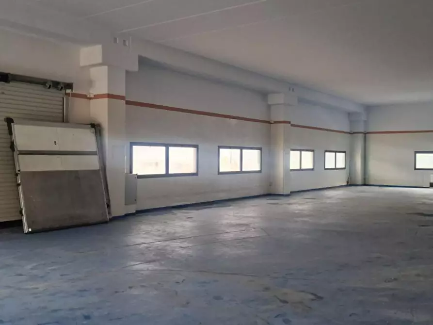 Immagine 3 di Capannone industriale in vendita  in Via Toppola, 84090 Giffoni Sei Casali SA, Italia a Giffoni Sei Casali