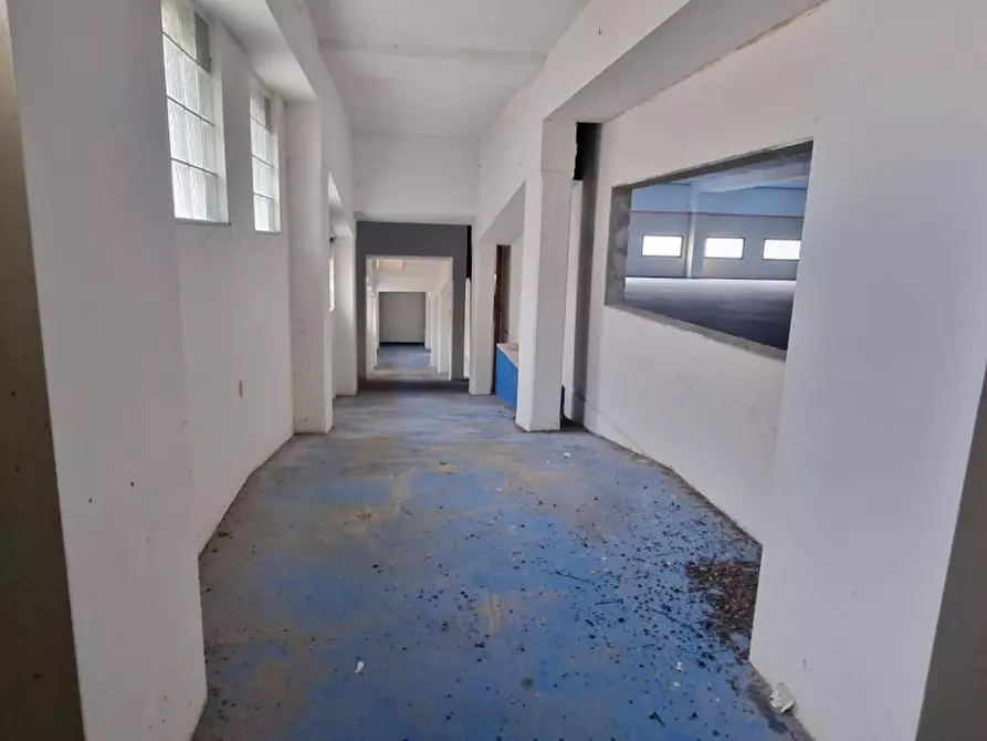 Immagine 4 di Capannone industriale in vendita  in Via Toppola, 84090 Giffoni Sei Casali SA, Italia a Giffoni Sei Casali