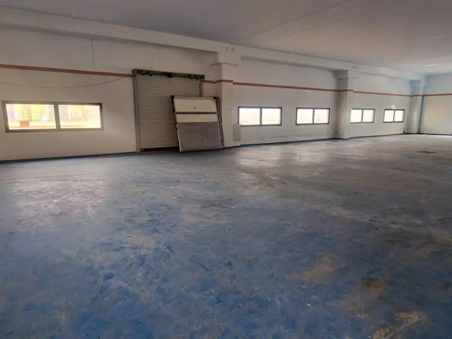 Immagine 9 di Capannone industriale in vendita  in Via Toppola, 84090 Giffoni Sei Casali SA, Italia a Giffoni Sei Casali