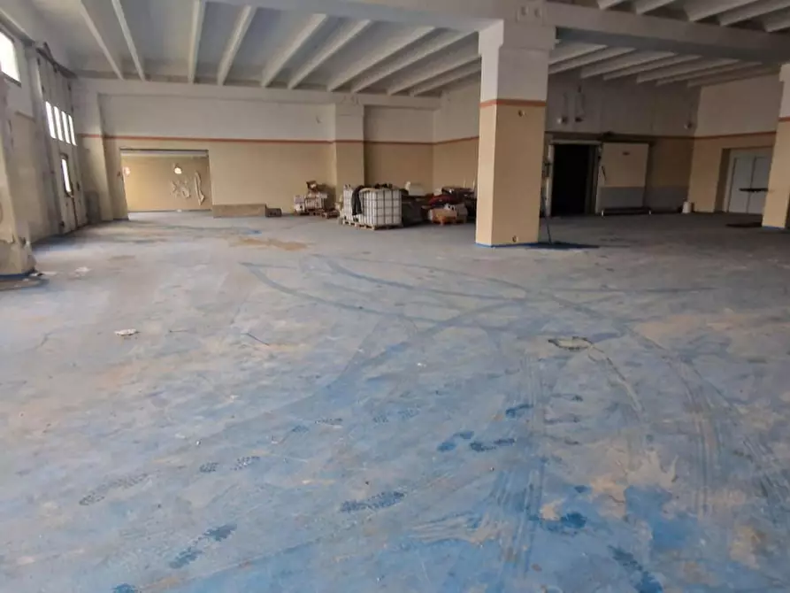 Immagine 11 di Capannone industriale in vendita  in Via Toppola, 84090 Giffoni Sei Casali SA, Italia a Giffoni Sei Casali