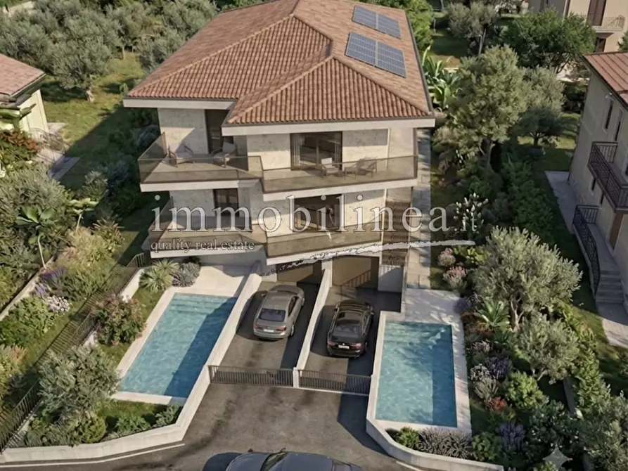 Immagine 1 di Casa bifamiliare in vendita  in VICOLO CASARA n. 12 Piano 1 a Lazise