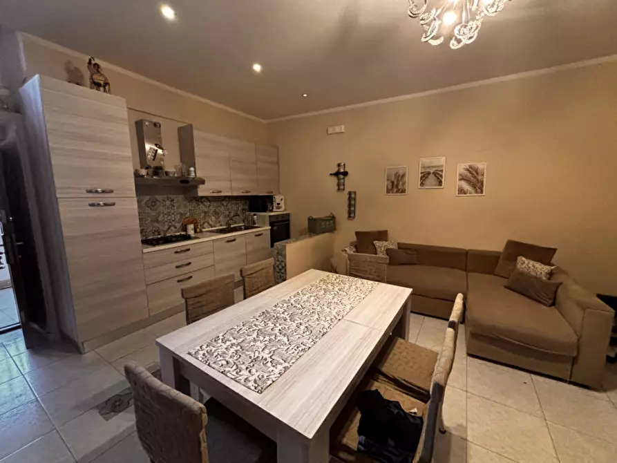 Immagine 9 di Palazzo in vendita  in II VICO TROTTI N°5 a Torre Del Greco