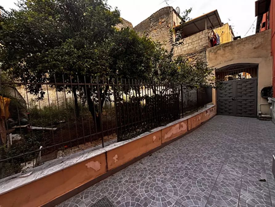 Immagine 12 di Palazzo in vendita  in II VICO TROTTI N°5 a Torre Del Greco