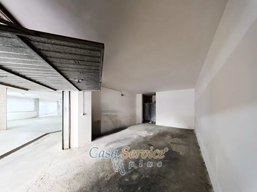 Immagine 1 di Garage in vendita  in Lungomare Galileo Galilei a Gallipoli