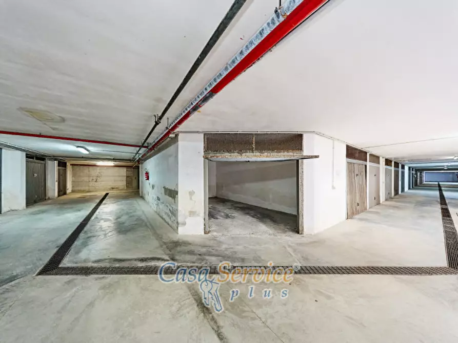 Immagine 2 di Garage in vendita  in Lungomare Galileo Galilei a Gallipoli