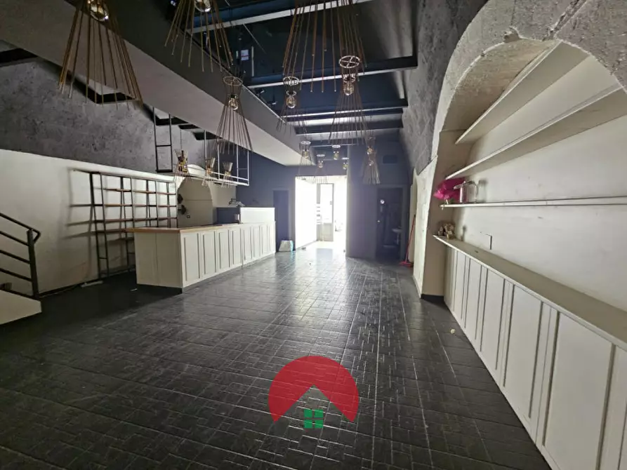 Immagine 2 di Negozio in vendita  in Via Casalnuovo a Matera