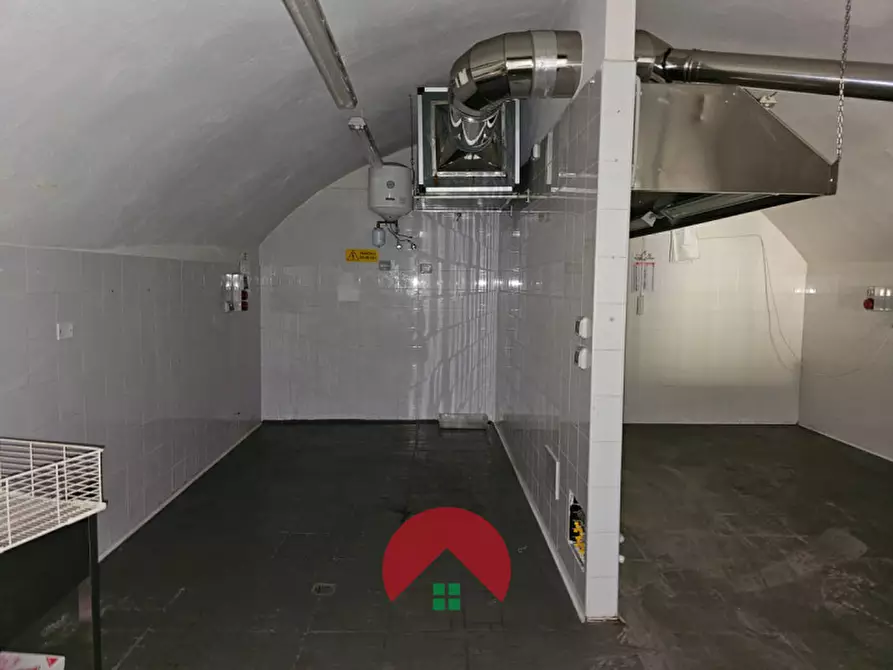 Immagine 4 di Negozio in vendita  in Via Casalnuovo a Matera