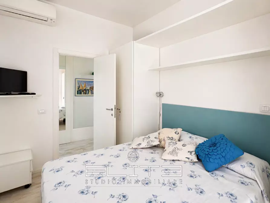 Immagine 16 di Appartamento in vendita  in piazza miramare 4 a Numana
