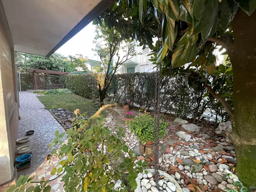 Immagine 3 di Casa bifamiliare in vendita  in Via Benedetto Galizzi a Vicenza