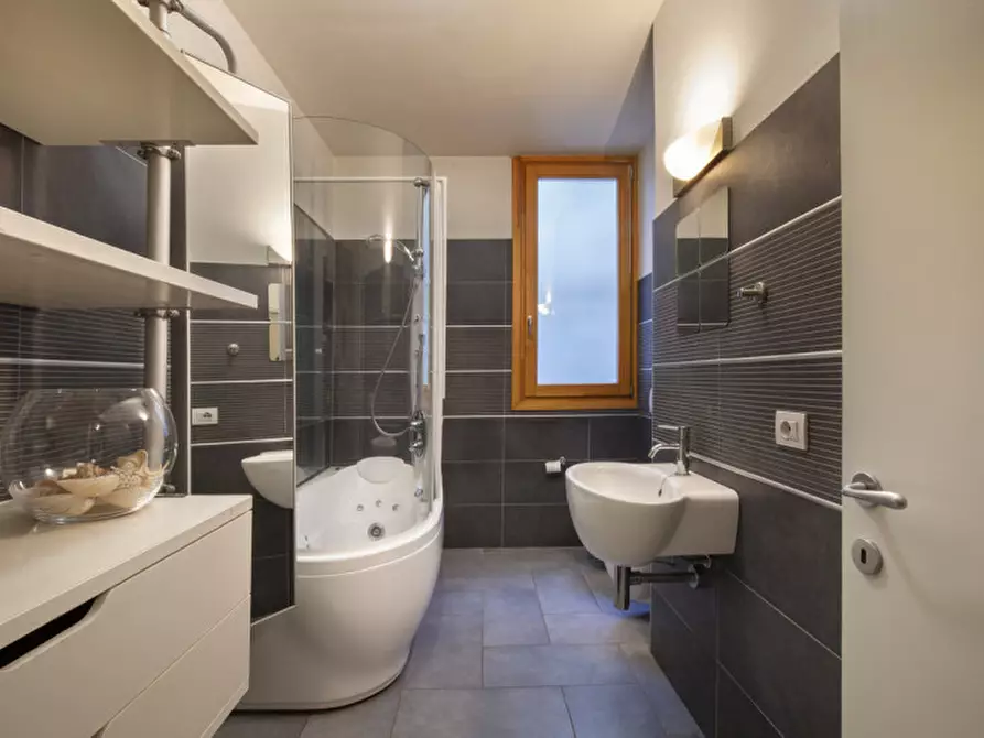 Immagine 25 di Casa indipendente in vendita  in via san martino 39 a Lazise