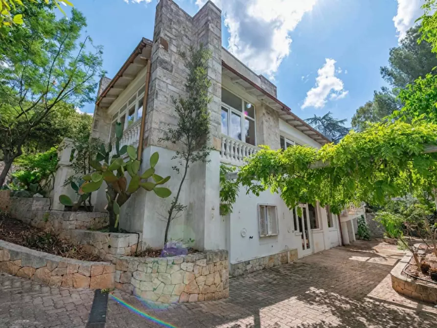 Immagine 1 di Villa in vendita  a Fasano
