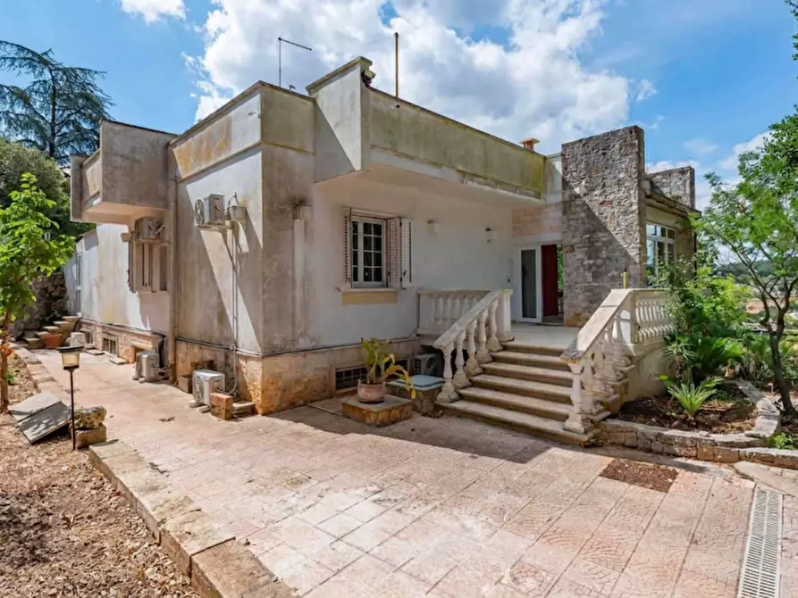 Immagine 3 di Villa in vendita  a Fasano