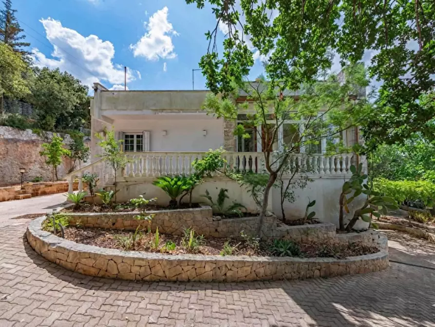 Immagine 7 di Villa in vendita  a Fasano