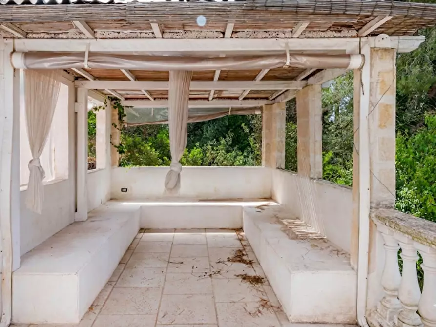 Immagine 18 di Villa in vendita  a Fasano